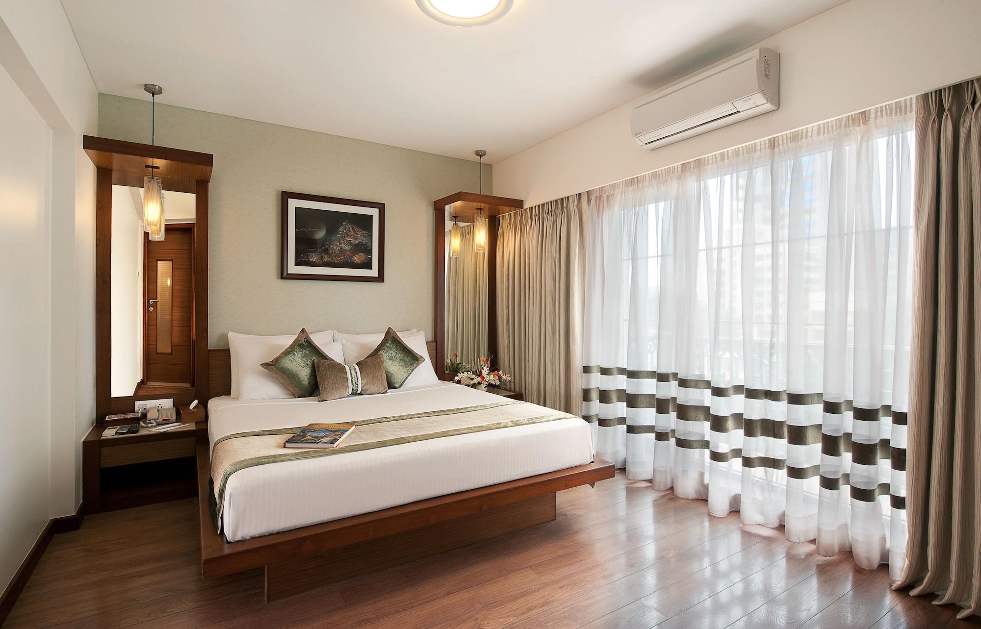 Grand Residency Hotel & Serviced Apartments Мумбаи Экстерьер фото