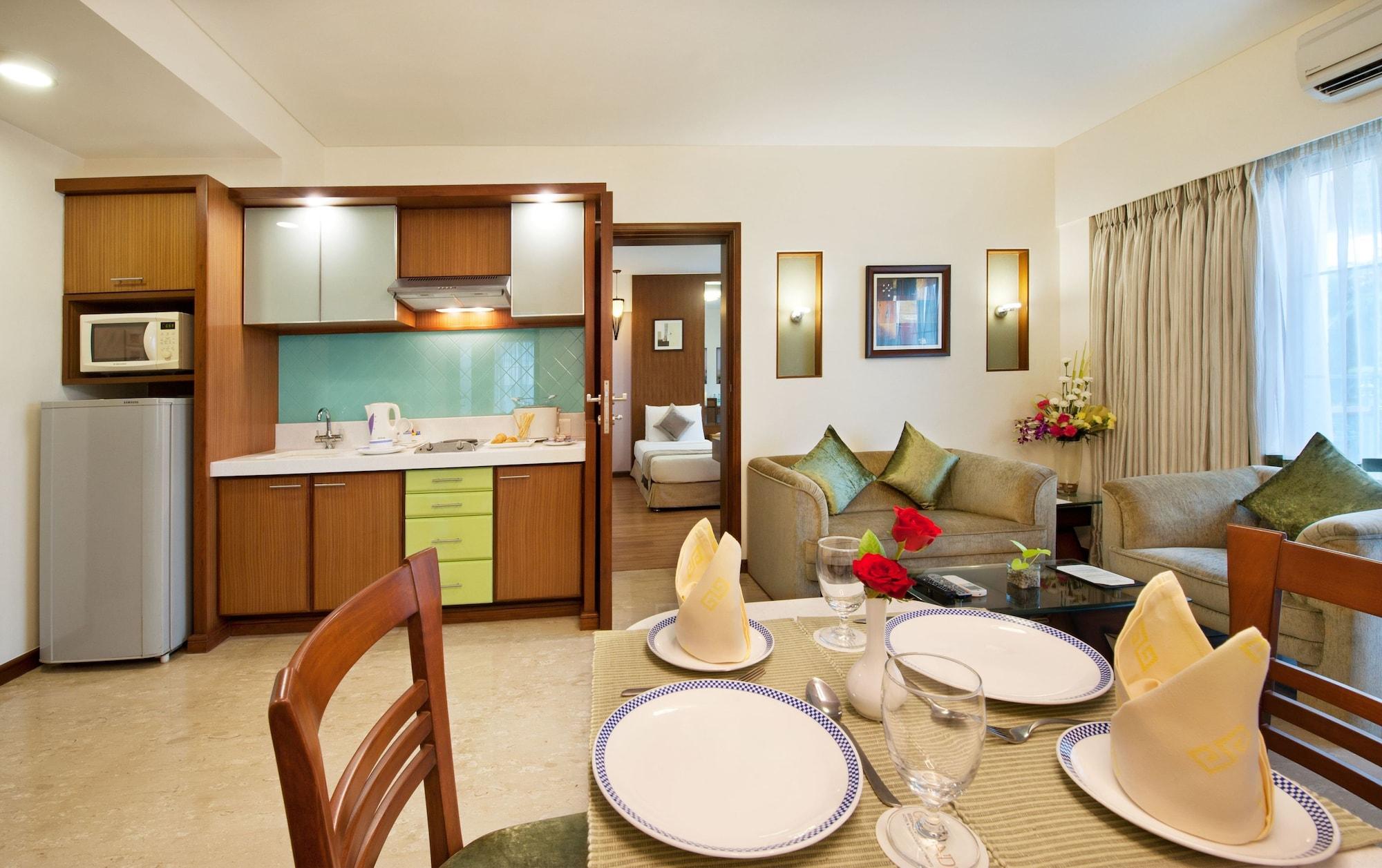Grand Residency Hotel & Serviced Apartments Мумбаи Экстерьер фото