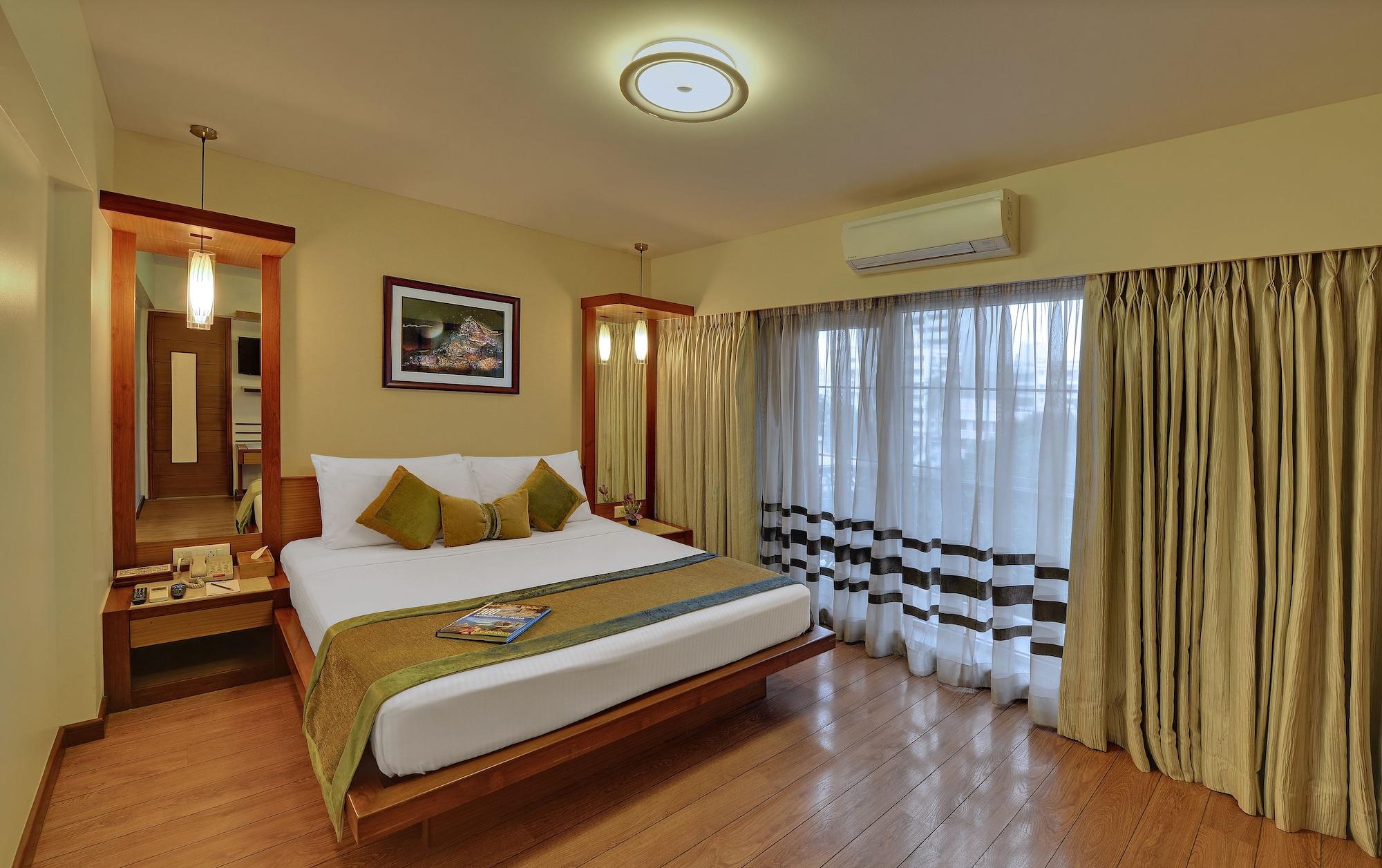 Grand Residency Hotel & Serviced Apartments Мумбаи Экстерьер фото