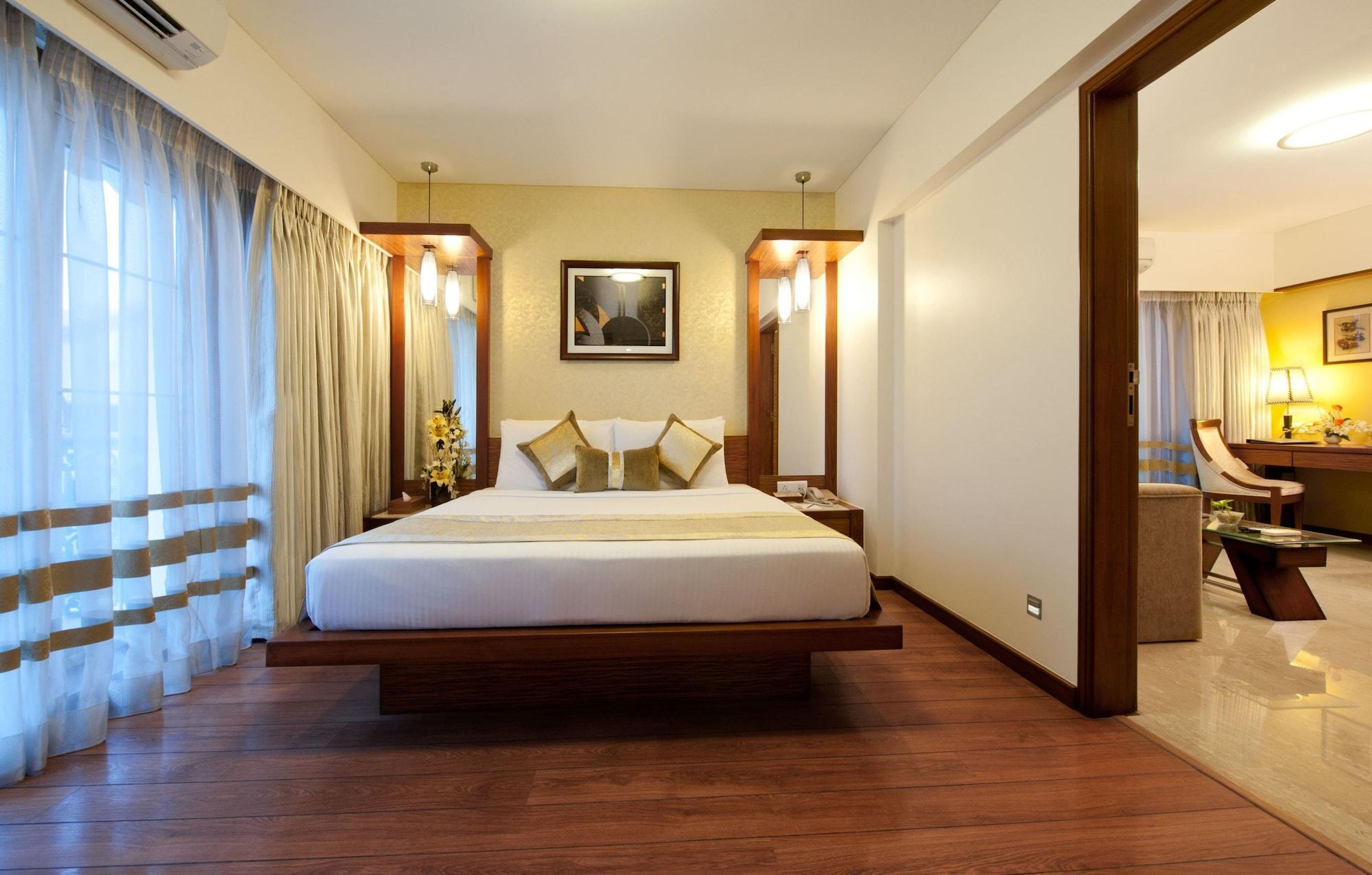 Grand Residency Hotel & Serviced Apartments Мумбаи Экстерьер фото