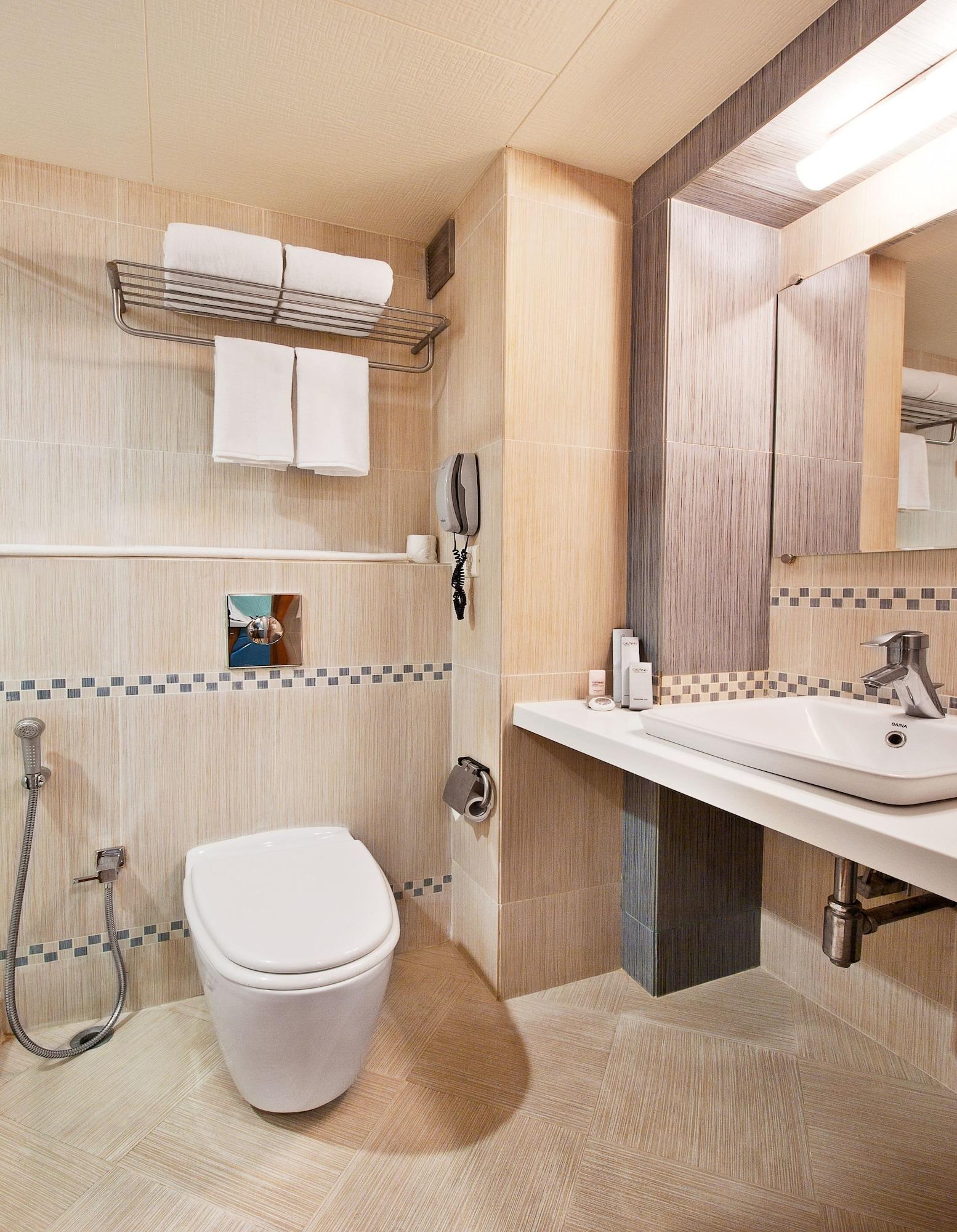 Grand Residency Hotel & Serviced Apartments Мумбаи Экстерьер фото