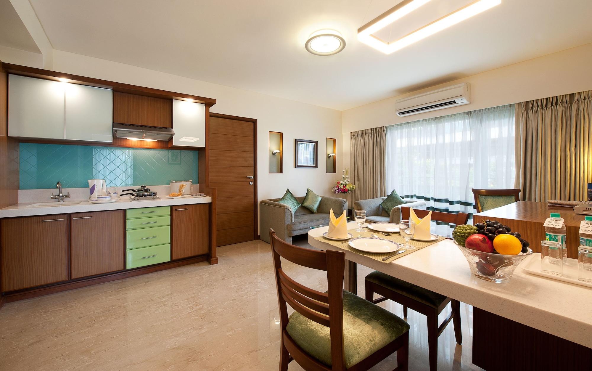 Grand Residency Hotel & Serviced Apartments Мумбаи Экстерьер фото