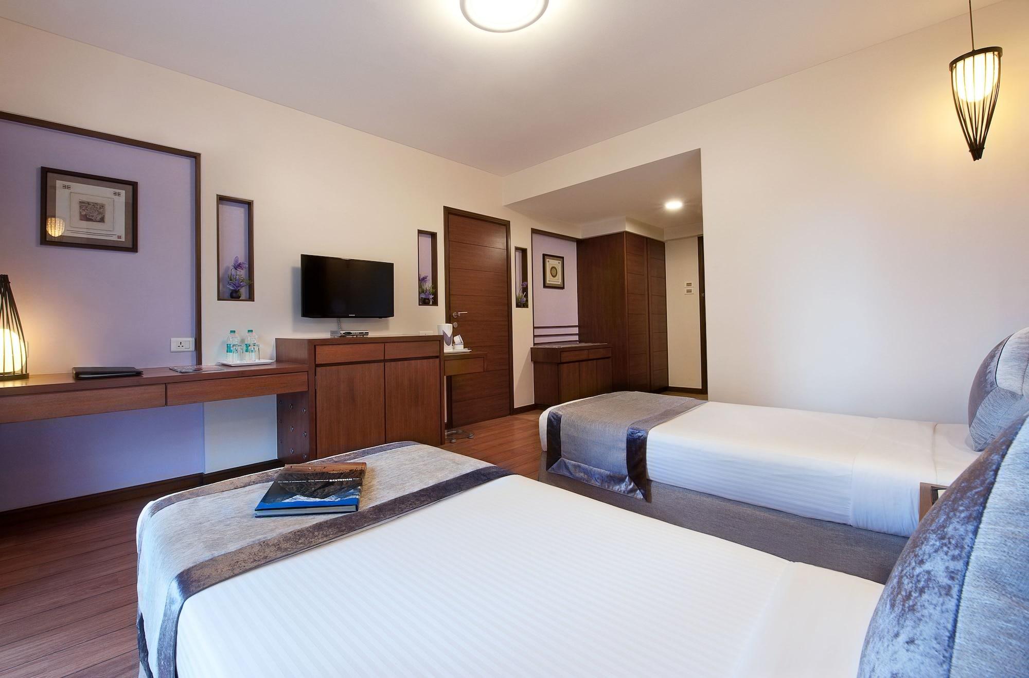 Grand Residency Hotel & Serviced Apartments Мумбаи Экстерьер фото