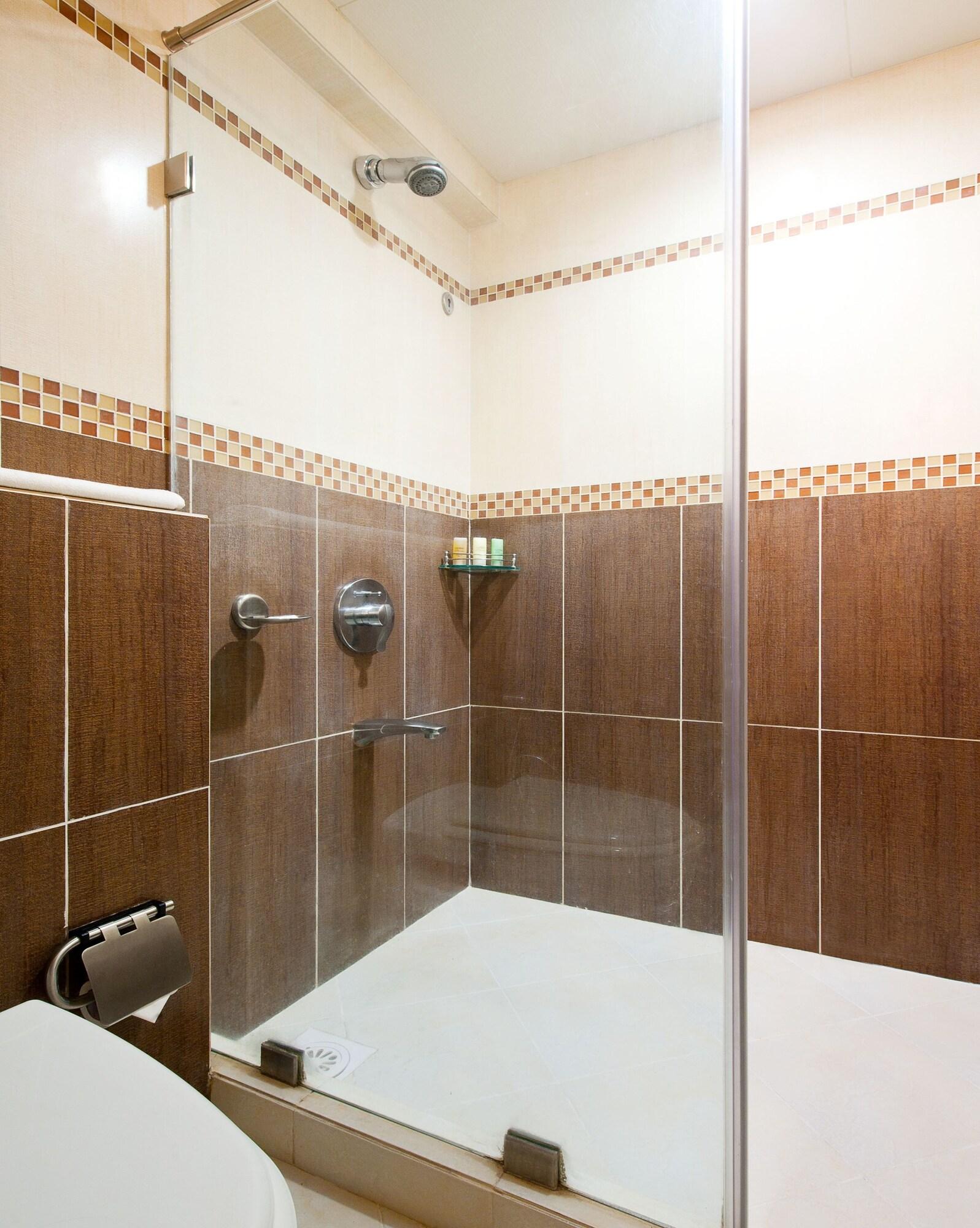 Grand Residency Hotel & Serviced Apartments Мумбаи Экстерьер фото