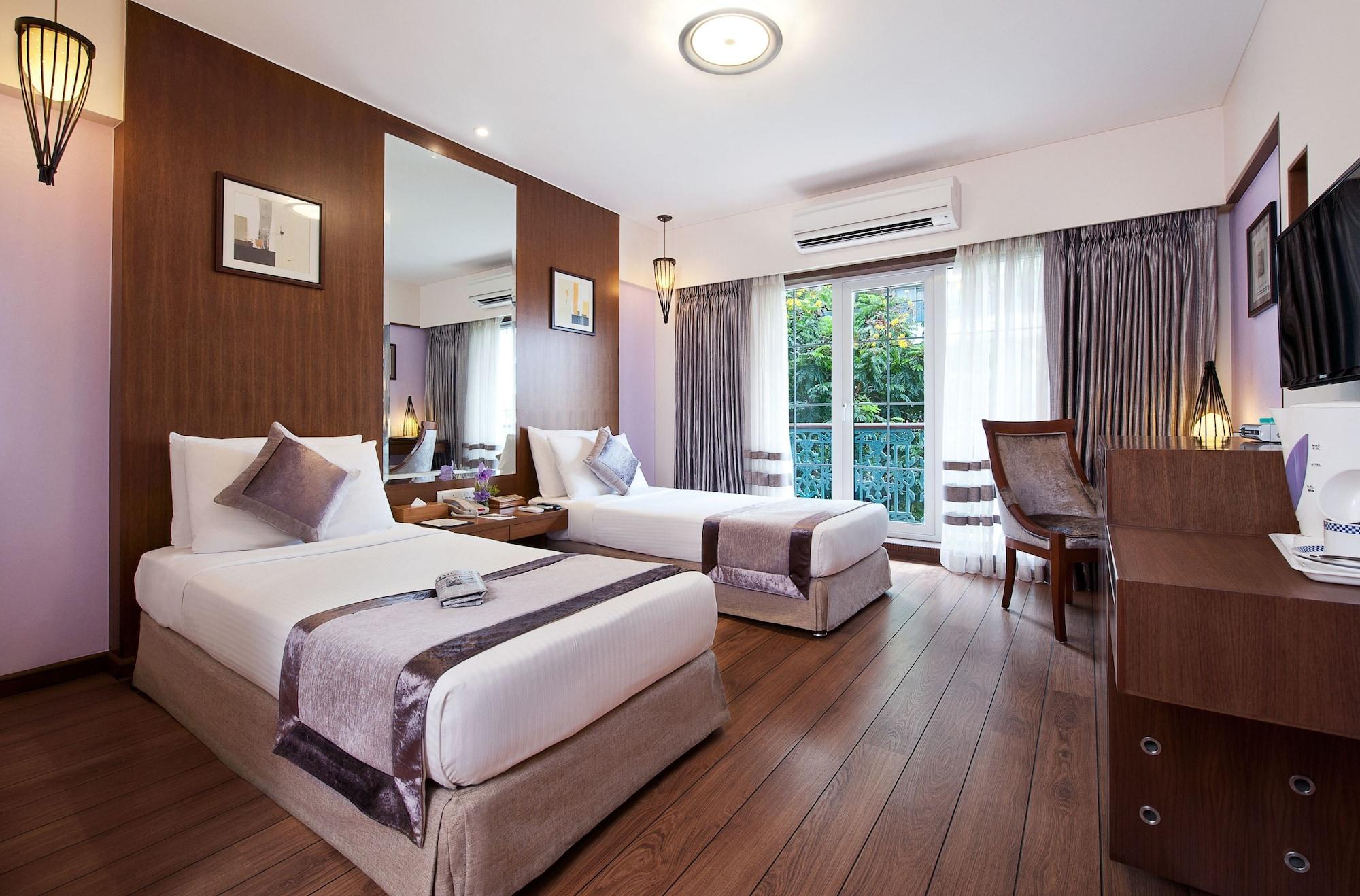 Grand Residency Hotel & Serviced Apartments Мумбаи Экстерьер фото
