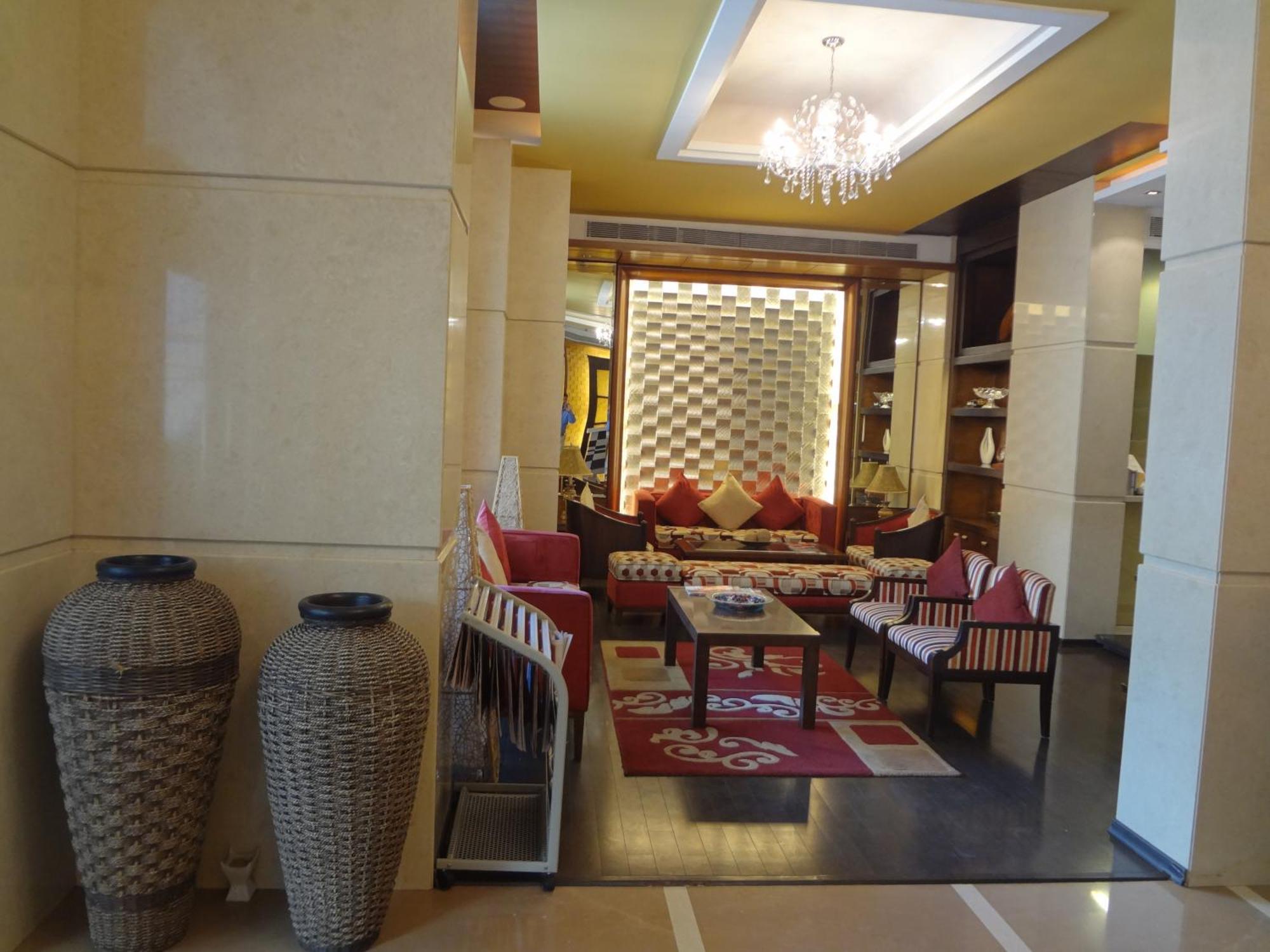 Grand Residency Hotel & Serviced Apartments Мумбаи Экстерьер фото