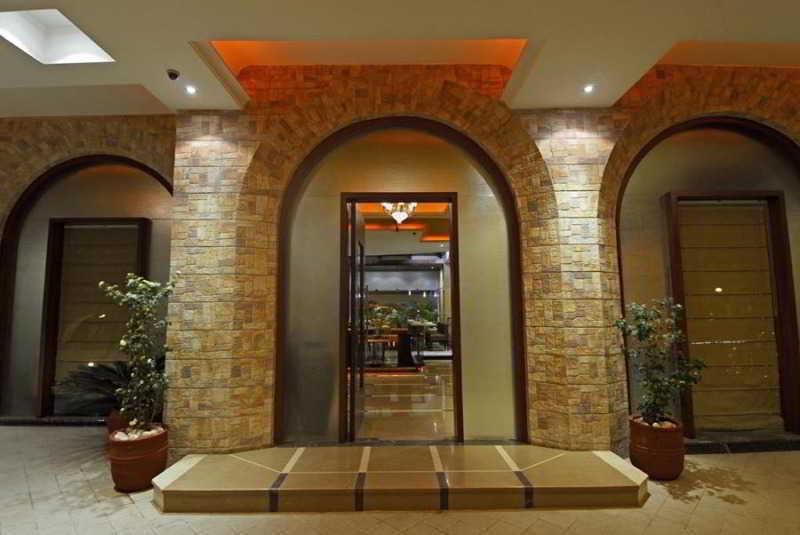 Grand Residency Hotel & Serviced Apartments Мумбаи Экстерьер фото